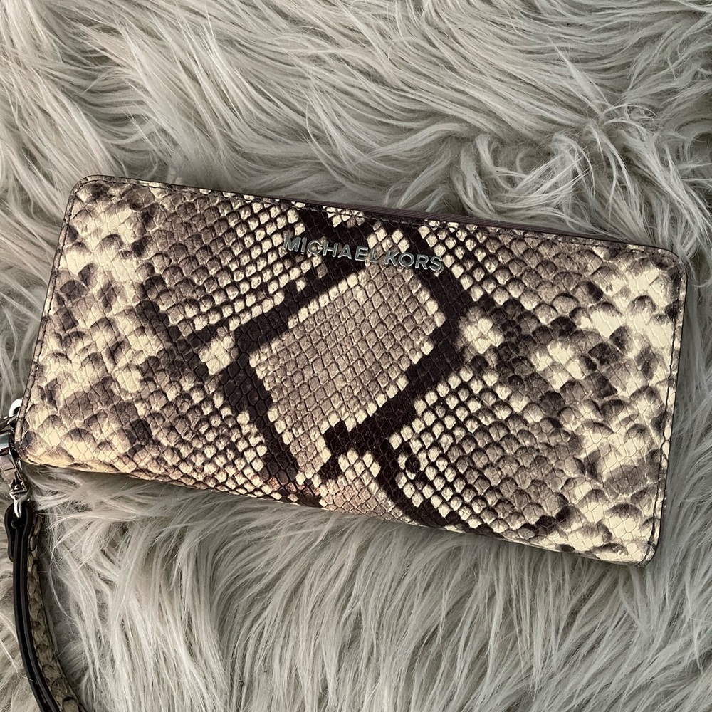 Michael Kors Wallet Wristlet